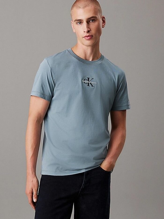 shop_uomo_tshirtuomo_calvinklein_calj30j325649_15045_2164_1_hd.jpg