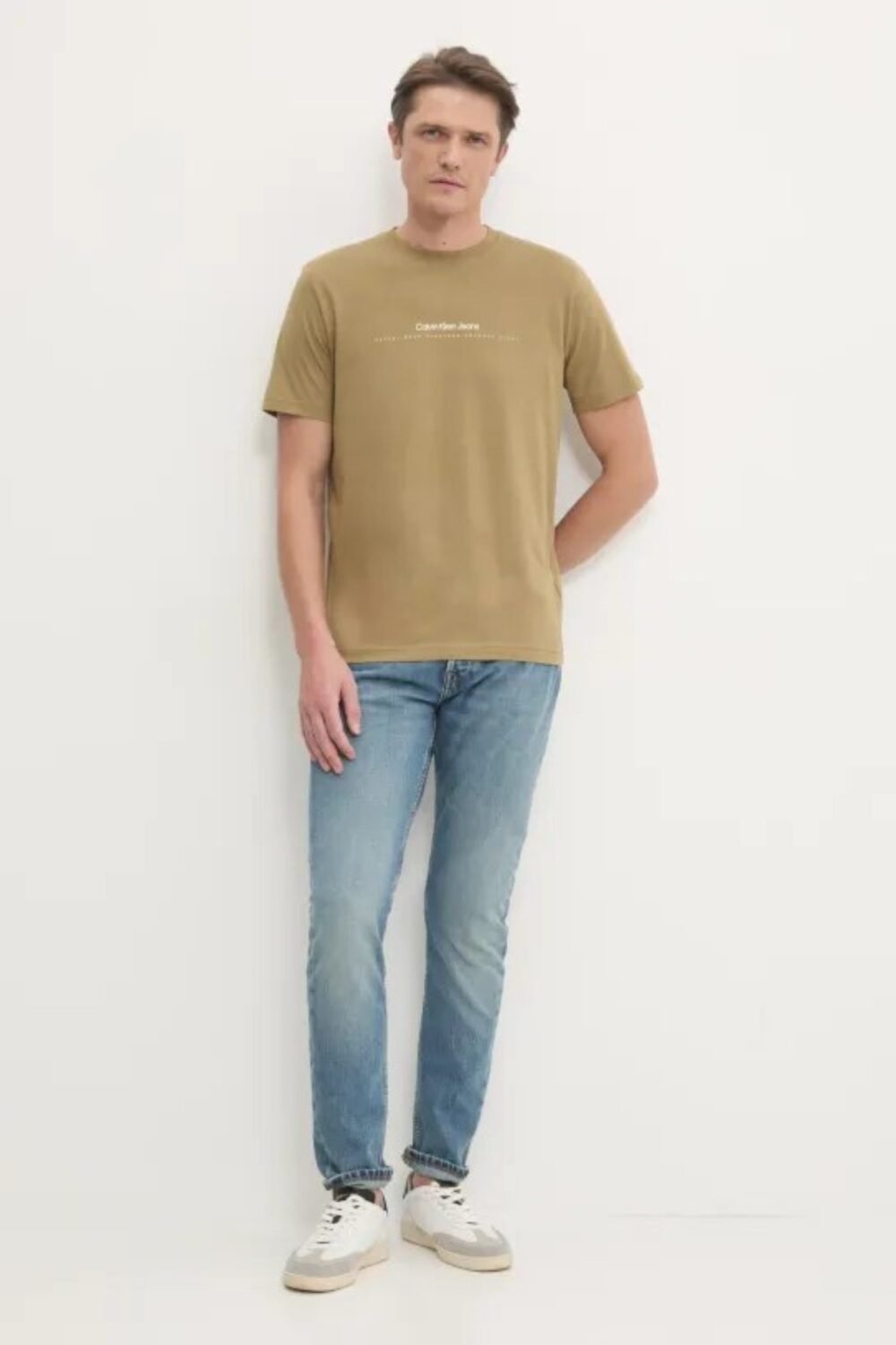 shop_uomo_tshirtuomo_calvinklein_calj30j327075_15046_2169_2_hd.jpg