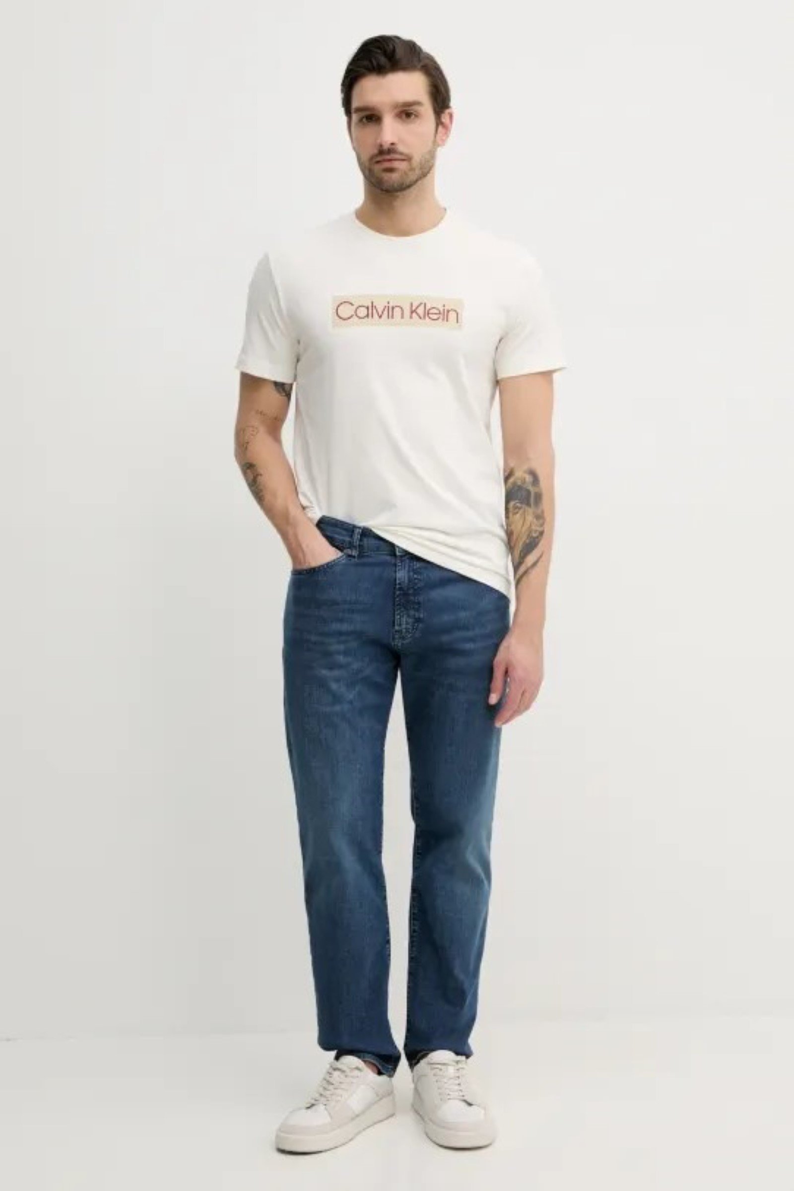 shop_uomo_t_shirtmanicacorta_calvinklein_calj30j327472_15124_53_1_hd.jpg