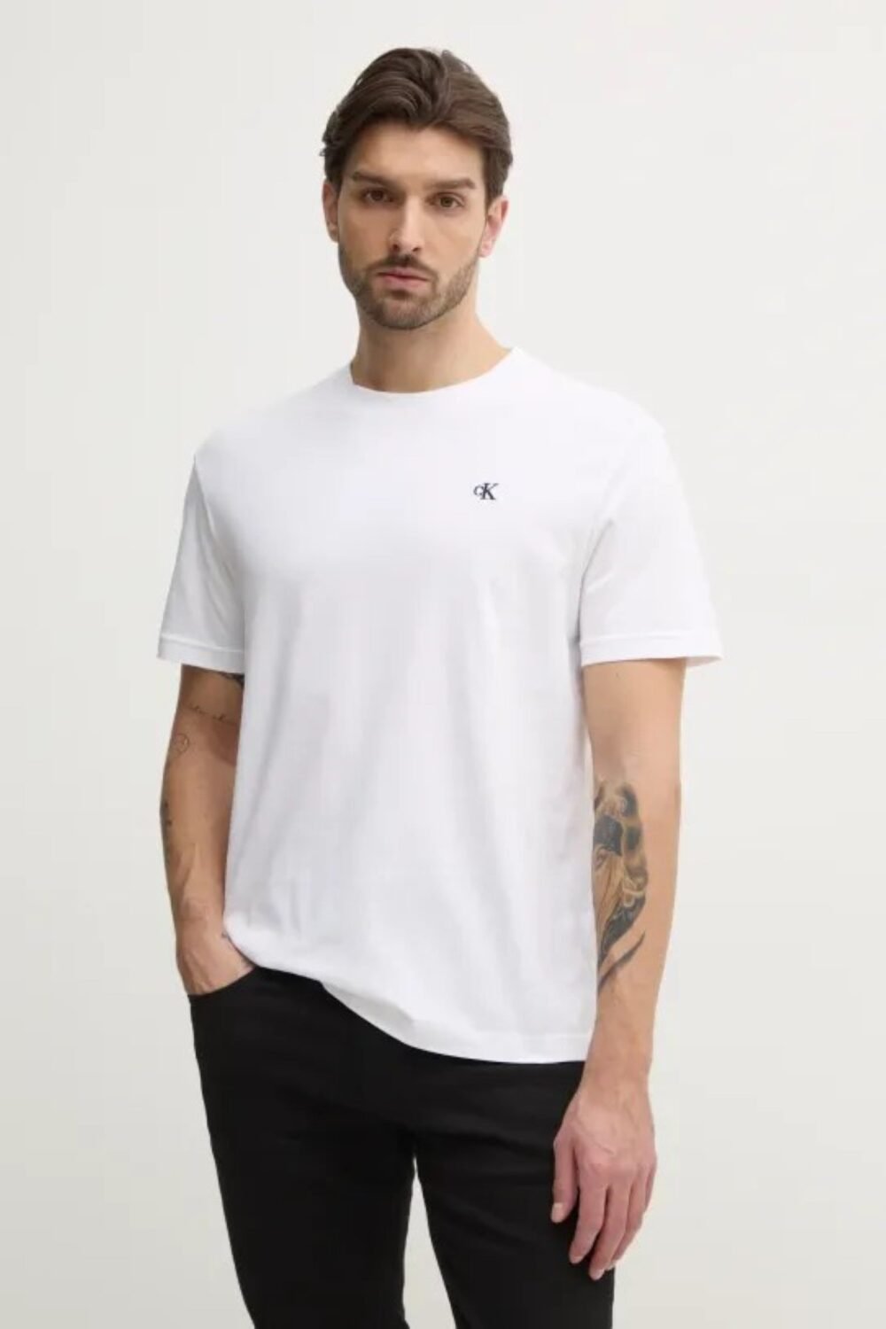 shop_uomo_t_shirtmanicacorta_calvinklein_calj30j327473_15125_15_1_hd.jpg