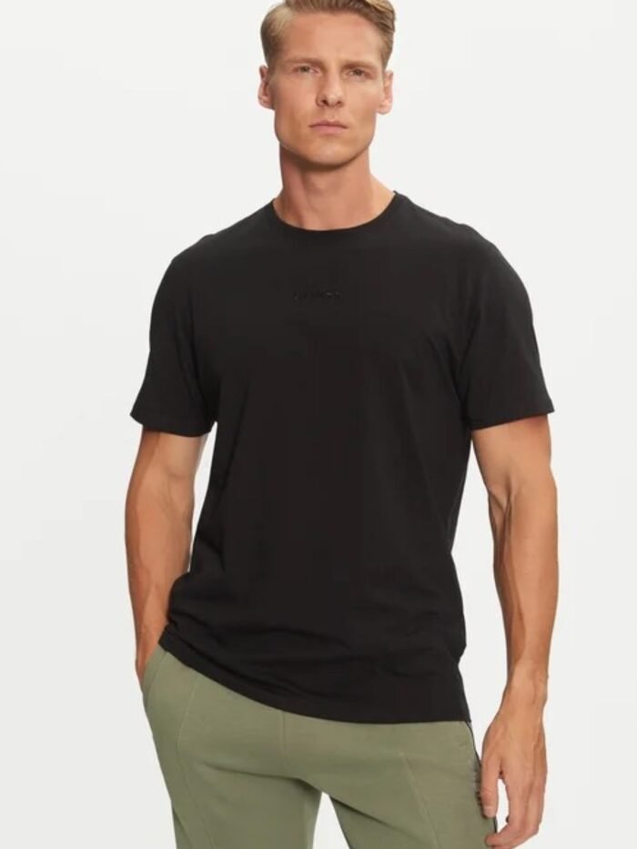 shop_uomo_t_shirtmanicacorta_guess_guem4gp39k7hd0_14876_2469_1_hd.jpg