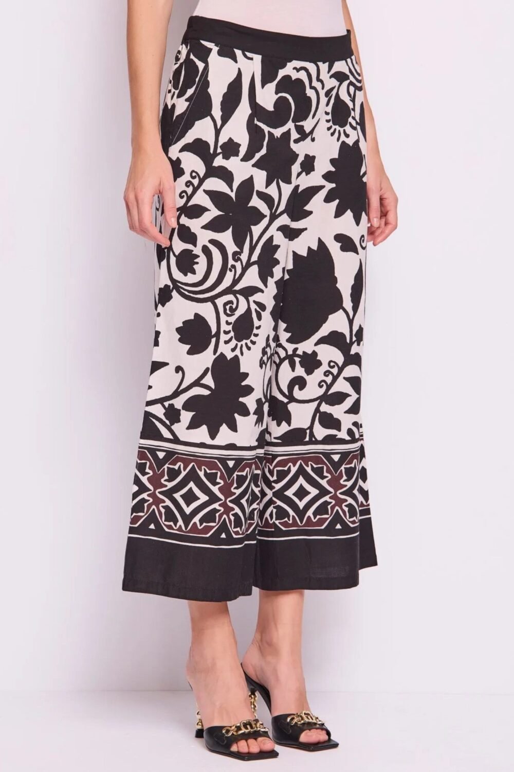 shop_donna_pantalonedonna_gaudi_gau511fd25011_16729_2281_3_hd.jpg