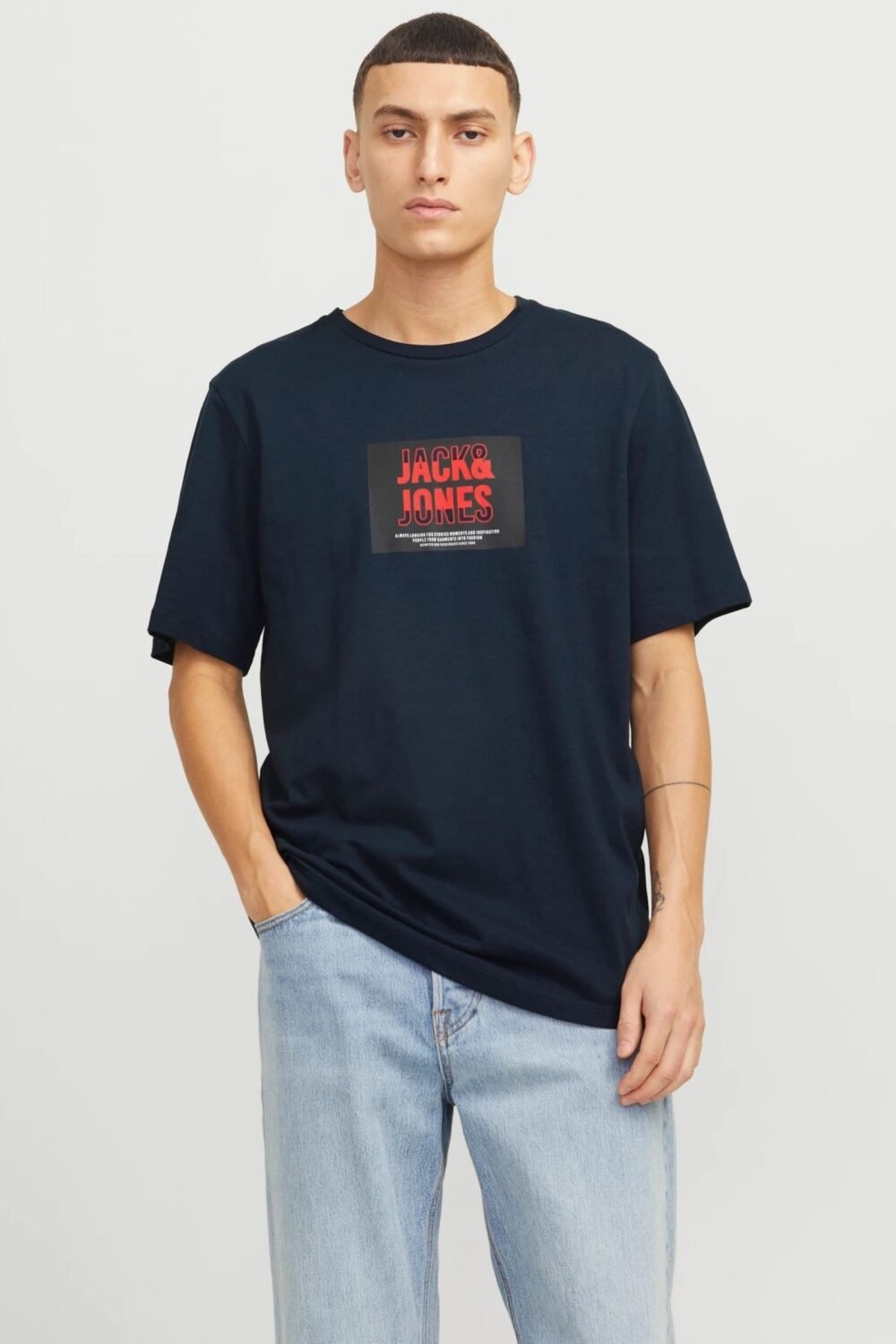 shop_uomo_tshirt_jackandjones_jac12268477_15845_2310_1_hd.jpg