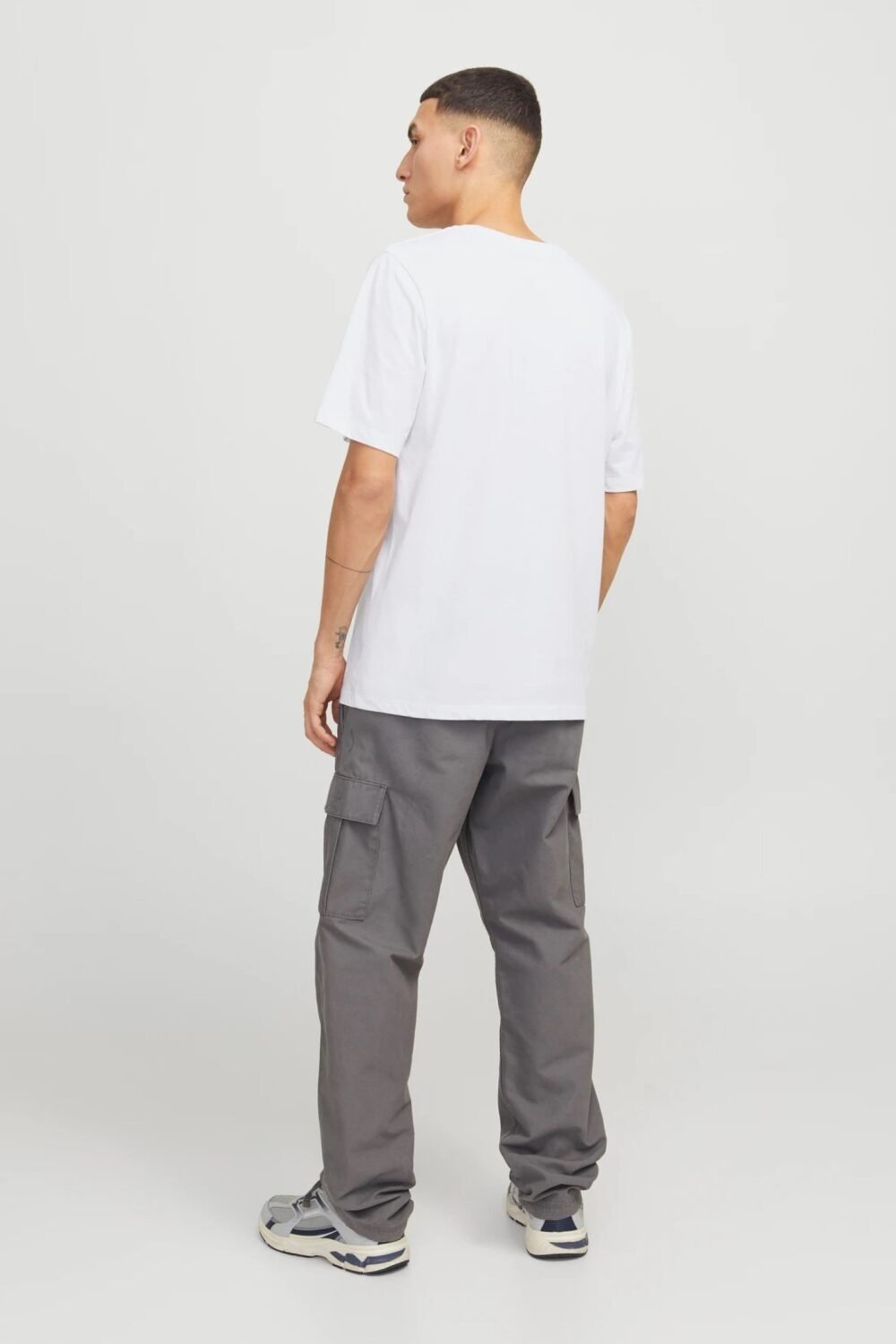shop_uomo_tshirt_jackandjones_jac12268477_15845_2317_1_hd.jpg