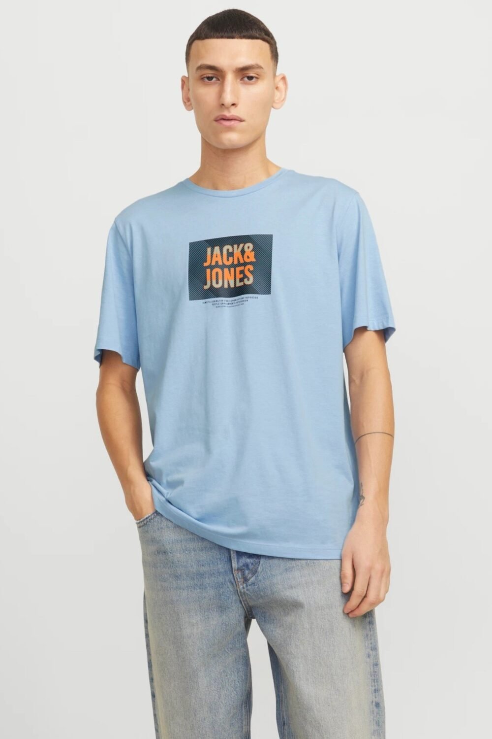 shop_uomo_tshirt_jackandjones_jac12268477_15845_2384_1_hd.jpg