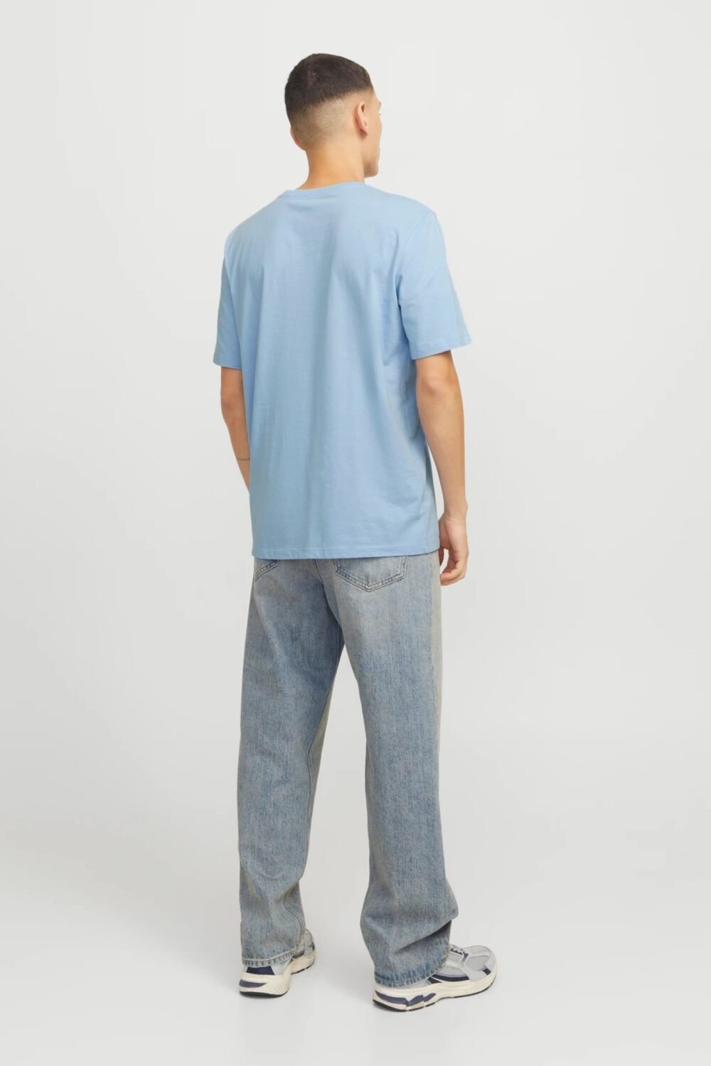 shop_uomo_tshirt_jackandjones_jac12268477_15845_2384_2_hd.jpg